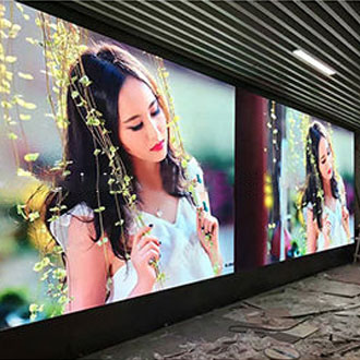Commercial LED Displays Installed In The Corridors Of Shopping Malls